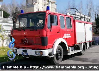 Mercedes-Benz 1222
Servizio Antincendio - Camping dei Tigli - Viareggio
Allestimento Thoma

Parole chiave: Mercedes-Benz 1222