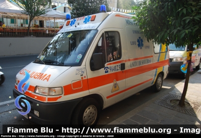 Fiat Ducato II serie
Misericordia di Capezzano Pianore
Allestita Nuova Lasamea
Parole chiave: Fiat Ducato_IIserie 118_Versilia Ambulanza Misericordia_Capezzano_Pianore