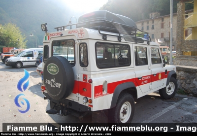 Land Rover Defender 110 
Corpo Nazionale del Soccorso Alpino e Speleologico
SAST - Regione Toscana
XVII Delegazione Apuana
Stazione Querceta
Parole chiave: Land-Rover Defender_110