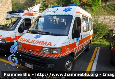 Fiat Ducato II serie
Pubblica Assistenza Stazzema
Allestita Mariani Fratelli
Parole chiave: Fiat Ducato_IIserie 118_Versilia Ambulanza PA_Stazzema