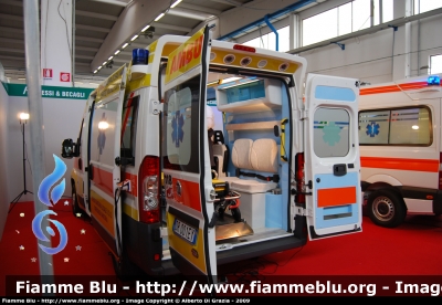 Fiat Ducato X250
Pubblica Assistenza Squadra di Salvamento Verbania
Allestita Alessi & Becagli
Parole chiave: Fiat Ducato_X250 118_Verbania Ambulanza PA_SNS_Verbania Reas_2009