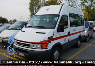 Iveco Daily III serie
Croce Rossa Italiana
Comitato Locale di Suzzara
CRI 15912
Parole chiave: Iveco Daily_IIIserie 118_Mantova Servizi_Sociali CRI15912 Reas_2009