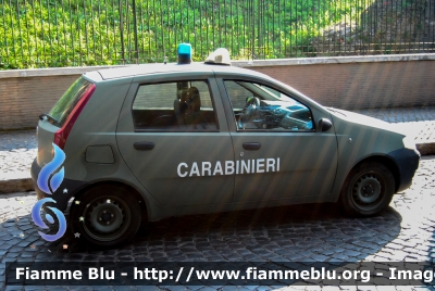 Fiat Punto III serie
Carabinieri
Polizia Militare presso l'Esercito
EI CG 907
Parole chiave: Fiat Punto_IIIserie EICG907 Festa_della_Republica_2012