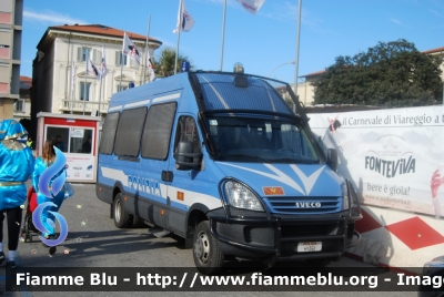 Iveco Daily IV serie
Polizia di Stato
Reparto Mobile
Polizia H1561
Parole chiave: Iveco Daily IV serie Polizia di Stato POLIZIAH1561