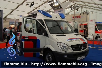 Mercedes-Benz Sprinter III serie
Veicolo promozionale Binz
In esposizione al Rettmobil 2013
Parole chiave: Mercedes-Benz Sprinter_IIIserie Ambulanza Rettmobil_2013