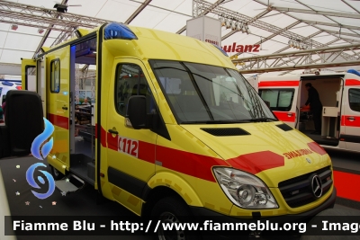 Mercedes-Benz Sprinter III serie
Veicolo promozionale Londero
In esposizione al Rettmobil 2013
Parole chiave: Mercedes-Benz Sprinter_IIIserie Ambulanza Rettmobil_2013