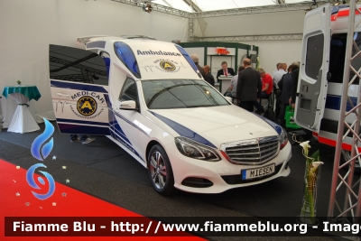 Mercedes-Benz Classe E IV serie
Veicolo promozionale Medi-Car
In esposizione al Rettmobil 2013
Parole chiave: Mercedes-Benz Classe_E_IVserie Ambulanza Rettmobil_2013