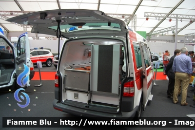 Volkswagen Transporter T5 Restyle
Veicolo promozionale Dlouhy
In esposizione al Rettmobil 2013
Parole chiave: Volkswagen Transporter_T5_Restyle Rettmobil_2013 Ambulanza