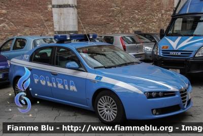 Alfa-Romeo 159
Polizia di Stato
Polizia Stradale
POLIZIA F7304
Parole chiave: Alfa-Romeo 159 POLIZIAF7304