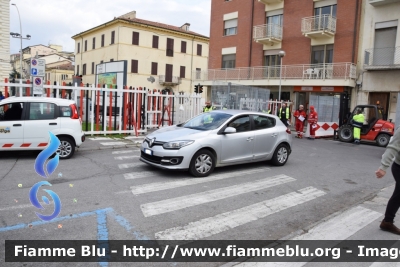 Renault Megane III serie restyle
Polizia di Stato
Parole chiave: Renault / Megane_IIIserie_restyle