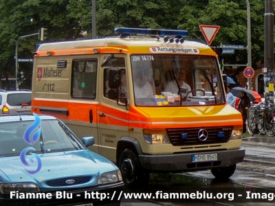 Mercedes-Benz Vario 512D
Bundesrepublik Deutschland - Germania
Malteser
Rettunswagen -RTW-
Parole chiave: Mercedes-Benz Vario_512D