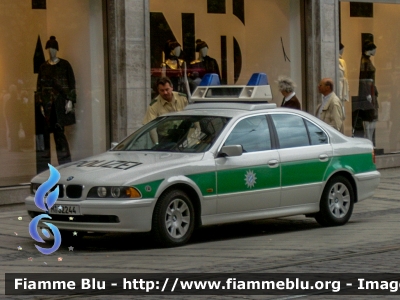 Bmw 520 E39 restyle
Bundesrepublik Deutschland - Germania
Landespolizei
Bayern - München
Polizia territoriale della Baviera
- Monaco -
Parole chiave: Bmw 520_E39_restyle