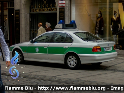 Bmw 520 E39 restyle
Bundesrepublik Deutschland - Germania
Landespolizei
Bayern - München
Polizia territoriale della Baviera
- Monaco -
Parole chiave: Bmw 520_E39_restyle