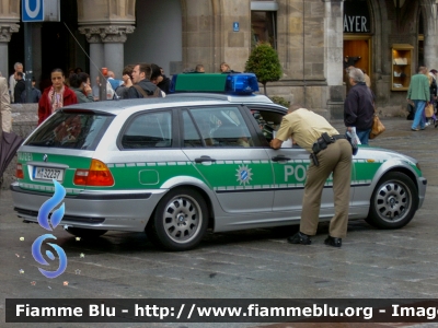 Bmw 320 E46 Touring 
Bundesrepublik Deutschland - Germania
Landespolizei
Bayern - München
Polizia territoriale della Baviera
- Monaco -
Parole chiave: Bmw 320_E46_Touring