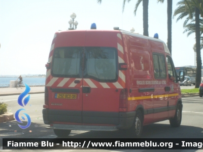 Renault Master II serie
France - Francia
Sapeur Pompiers SDIS 06 Alpes Maritimes
292 BCD 06
Parole chiave: Renault Master_IIserie Ambulanza