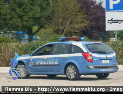 Renault Laguna Grandtour II serie
Polizia di Stato
Polizia Stradale in servizio sulla rete di Autostrade per l'Italia
POLIZIA F5644
Parole chiave: Renault Laguna_Grandtour_IIserie PoliziaF5644