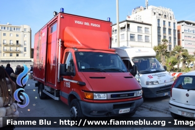 Iveco Daily III serie
Vigili del Fuoco
Comando provinciale di Lucca
Nucleo NBCR
Allestimento Sperotto
VF22826
Parole chiave: Iveco/Daily_IIIserie/VF22826