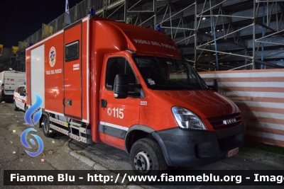 Iveco Daily IV serie 
Vigili del Fuoco
 Comando di Pisa
 Soccorso Aeroportuale NBCR
 VF24785 
Parole chiave: Iveco / Daily_IVserie / V24785