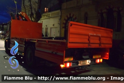 Iveco EuroCargo 180E30 III serie
Vigili del Fuoco
Comando Provinciale di Genova
Colonna Mobile Regionale
Autocarro con gru PM allestimento Iveco-Magirus
VF 26738
Parole chiave: Iveco / EuroCargo_180E30_IIIserie / VF26738