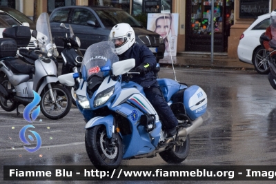 Yamaha FJR 1300 II serie
Polizia di Stato
Polizia Stradale
Allestimento Elevox
In scorta alla Mille Miglia 2020
Parole chiave: Yamaha / / / / / / / FJR_1300_IIserie / / / / / / / / / / Mille_Miglia_2020