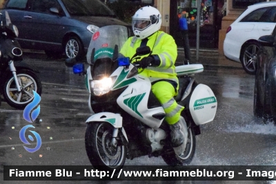 Honda Deauville III serie
Polizia Locale Brescia
POLIZIA LOCALE YA 02872
In scorta alla Mille Miglia 2020
Parole chiave: Honda Deauville_IIIserie POLIZIALOCALEYA02872