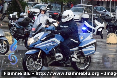 BMW R1200RT II serie
Polizia di Stato
Polizia Stradale
In scorta alla Mille Miglia 2020
Parole chiave: BMW / R1200RT_IIserie / 1000_Miglia_2020