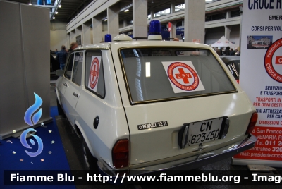 Renault 12
Croce Reale Venaria (TO)
ambulanza storica
già ambulanza aziendale c/o Acciaierie Ferriere del Tanaro
targa originale MI Z98677 reimmatricolata nel 1986 CN 623450
Parole chiave: Renault 12