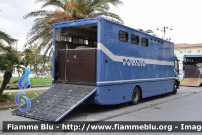 Iveco EuroCargo 160E28 III serie
Polizia di Stato
 Reparto a cavallo
 POLIZIA F9983
Parole chiave: Iveco / EuroCargo_160E28_IIIserie / PoliziaF9983