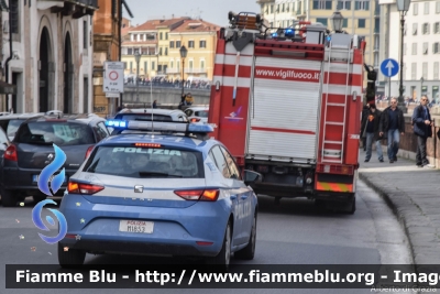 Seat Leon III serie
Polizia di Stato
Squadra Volante 
Allestimento NCT Nuova Carrozzeria Torinese
Decorazione Grafica Artlantis
POLIZIA M1853
Parole chiave: Seat Leon_IIIserie POLIZIAM1853