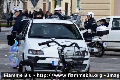 Fiat Punto II Serie
Polizia Municipale Viareggio
Parole chiave: Fiat / Punto_IISerie