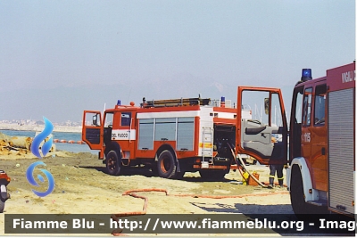 Iveco OM 160
Vigili del Fuoco
Comando Provinciale di Lucca
Distaccamento Permanente di Viareggio
AutoPompaSerbatoio allestimento Baribbi
VF 11939
Parole chiave: Iveco-OM 160 VF11939