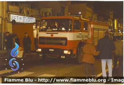 Iveco OM 160
Vigili del Fuoco
Comando Provinciale di Lucca
Distaccamento Permanente di Viareggio
AutoPompaSerbatoio allestimento Baribbi
VF 11939
Parole chiave: Iveco-OM 160 VF11939