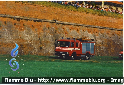 Iveco OM 79-13
Vigili del Fuoco
Comando Provinciale di Lucca
AutoPompaSerbatoio allestimento Baribbi
VF 14247
Parole chiave: Iveco-OM 79-13 VF14247