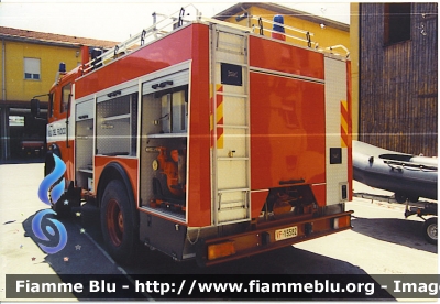 Iveco 180-24
Vigili del Fuoco
Comando Provinciale di Lucca
Distaccamento Permanente di Viareggio
AutoPompaSerbatoio allestimento Baribbi
VF 15582
Parole chiave: Iveco 180-24 VF15882