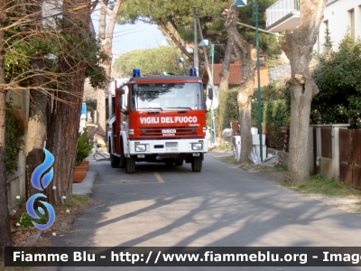 Iveco EuroFire 150E27 I serie
Vigili del Fuoco
Comando Provinciale di Lucca
Distaccamento Permanente di Viareggio
AutoPompaSerbatoio allestimento Iveco-Magirus
VF 18598
Parole chiave: Iveco EuroFire_150E27_Iserie VF18599