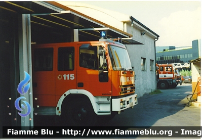 Iveco EuroFire 150E27 I serie
Vigili del Fuoco
Comando Provinciale di Lucca
Distaccamento Permanente di Viareggio
AutoPompaSerbatoio allestimento Iveco-Magirus
VF 18598
Parole chiave: Iveco EuroFire_150E27_Iserie VF18599