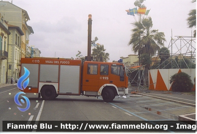 Iveco EuroFire 150E27 I serie
Vigili del Fuoco
Comando Provinciale di Lucca
Distaccamento Permanente di Viareggio
AutoPompaSerbatoio allestimento Iveco-Magirus
VF 18598
Parole chiave: Iveco EuroFire_150E27_Iserie VF18599