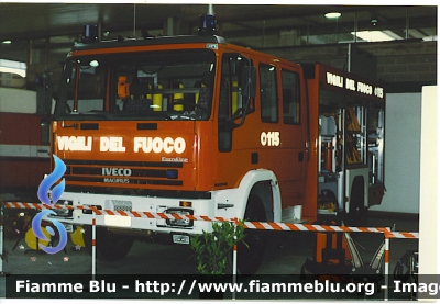 Iveco EuroFire 150E27 I serie
Vigili del Fuoco
AutoPompaSerbatoio allestimento Iveco-Magirus
VF 18782
Parole chiave: Iveco EuroFire_150E27_Iserie VF18782