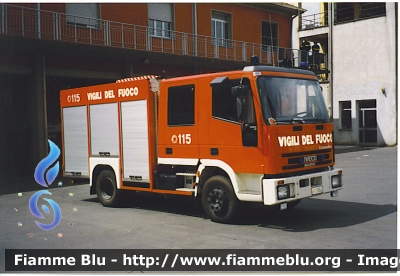 Iveco CityEuroFire 100E21 I serie
Vigili del Fuoco
AutoPompaSerbatoio allestimento Iveco-Magirus
VF 19842
Parole chiave: Iveco CityEuroFire_100E21_Iserie VF19842