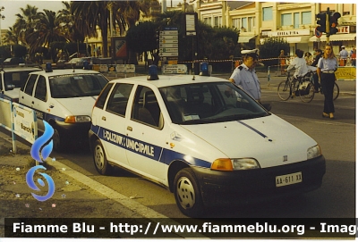 Fiat Punto I serie
Polizia Municipale Viareggio
mezzo n. 11
AA 611 XX
Dismessa
Parole chiave: Fiat Punto Iserie