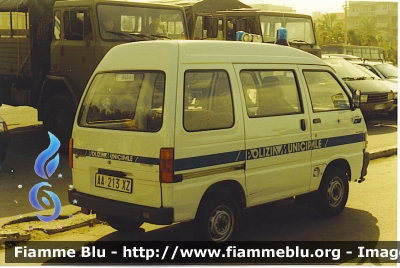 Piaggio Porter I serie
Polizia Municipale Viareggio
mezzo n. 13
prima livrea Regione Toscana
AA 213 XZ
Dismesso
Parole chiave: Piaggio Porter Iserie