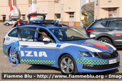 Skoda Octavia Wagon V serie
Polizia di Stato
Polizia Stradale
Allestimento Focaccia
Decorazione Grafica Artlantis
POLIZIA M4708
In scorta alla Mille Miglia 2021
Parole chiave: Skoda / Octavia_Wagon_Vserie / POLIZIAM4708