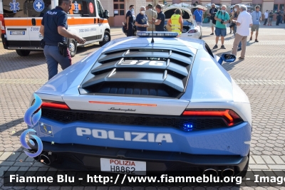 Lamborghini Huracán LP 610-4
Polizia Di Stato
Polizia Stradale
Allestimento Lamborghini
Decorazione Grafica Artlantis
POLIZIA H8862
Con stemma celebrativo "70 Anni Polizia Stradale"
In scorta alla Mille Miglia 2021
Parole chiave: Lamborghini / / / Huracàn_LP610-4 / / / POLIZIAH8862 / Mille_Miglia_2021