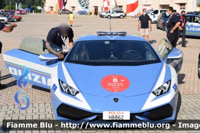 Lamborghini Huracán LP 610-4
Polizia Di Stato
Polizia Stradale
Allestimento Lamborghini
Decorazione Grafica Artlantis
POLIZIA H8862
Con stemma celebrativo "70 Anni Polizia Stradale"
In scorta alla Mille Miglia 2021
Parole chiave: Lamborghini / / / Huracàn_LP610-4 / / / POLIZIAH8862 / Mille_Miglia_2021