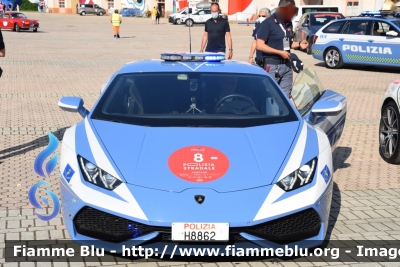 Lamborghini Huracán LP 610-4
Polizia Di Stato
Polizia Stradale
Allestimento Lamborghini
Decorazione Grafica Artlantis
POLIZIA H8862
Con stemma celebrativo "70 Anni Polizia Stradale"
In scorta alla Mille Miglia 2021
Parole chiave: Lamborghini / / / Huracàn_LP610-4 / / / POLIZIAH8862 / Mille_Miglia_2021