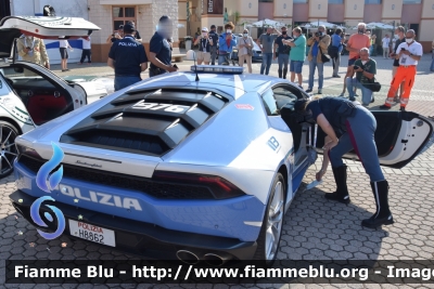 Lamborghini Huracán LP 610-4
Polizia Di Stato
Polizia Stradale
Allestimento Lamborghini
Decorazione Grafica Artlantis
POLIZIA H8862
Con stemma celebrativo "70 Anni Polizia Stradale"
In scorta alla Mille Miglia 2021
Parole chiave: Lamborghini / / / Huracàn_LP610-4 / / / POLIZIAH8862 / Mille_Miglia_2021