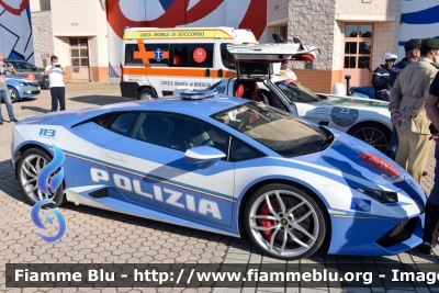 Lamborghini Huracán LP 610-4
Polizia Di Stato
Polizia Stradale
Allestimento Lamborghini
Decorazione Grafica Artlantis
POLIZIA H8862
Con stemma celebrativo "70 Anni Polizia Stradale"
In scorta alla Mille Miglia 2021
Parole chiave: Lamborghini / / / Huracàn_LP610-4 / / / POLIZIAH8862 / Mille_Miglia_2021