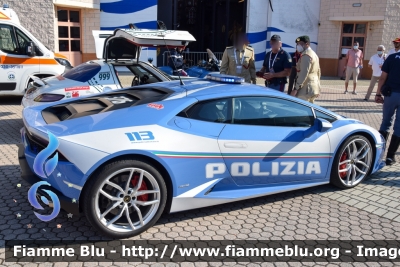 Lamborghini Huracán LP 610-4
Polizia Di Stato
Polizia Stradale
Allestimento Lamborghini
Decorazione Grafica Artlantis
POLIZIA H8862
Con stemma celebrativo "70 Anni Polizia Stradale"
In scorta alla Mille Miglia 2021
Parole chiave: Lamborghini / / / Huracàn_LP610-4 / / / POLIZIAH8862 / Mille_Miglia_2021