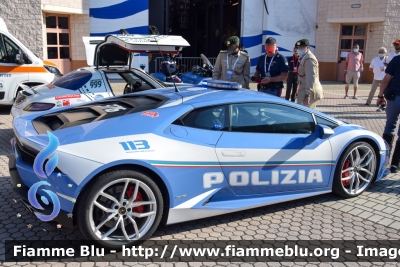 Lamborghini Huracán LP 610-4
Polizia Di Stato
Polizia Stradale
Allestimento Lamborghini
Decorazione Grafica Artlantis
POLIZIA H8862
Con stemma celebrativo "70 Anni Polizia Stradale"
In scorta alla Mille Miglia 2021
Parole chiave: Lamborghini / / / Huracàn_LP610-4 / / / POLIZIAH8862 / Mille_Miglia_2021