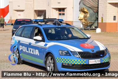 Skoda Octavia Wagon V serie
Polizia di Stato
Polizia Stradale
Allestimento Focaccia
Decorazione Grafica Artlantis
POLIZIA M4708
In scorta alla Mille Miglia 2021
Parole chiave: Skoda / Octavia_Wagon_Vserie / POLIZIAM4708